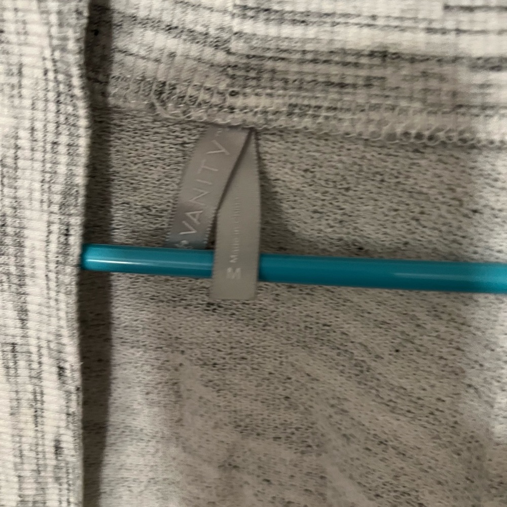 Vanity Cardigan - Picture 3 of 3